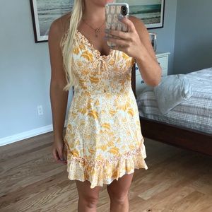 NWT Hello Molly Yellow Hawaiian Print Ruffle Dress